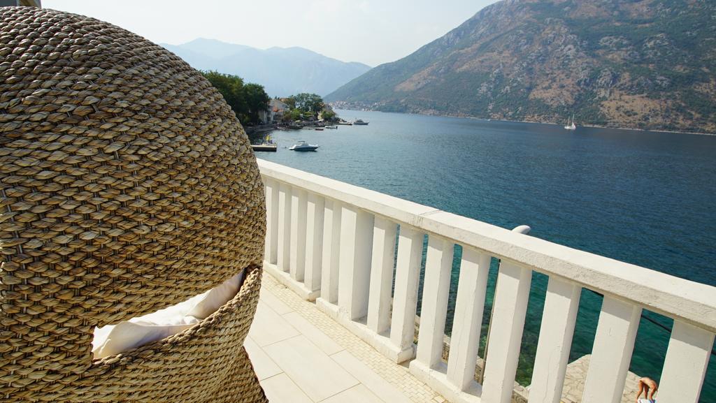 Penthouse Stoliv New Spa-Pool Villa Is Located 5M From The Sea, Exclusive Terrace,Private Jetty Wih Sunbeds, Pebble Beach, Secluded Location Total Area 375M2 At Your Disposal Kotor Buitenkant foto