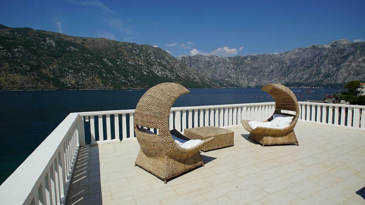 Penthouse Stoliv New Spa-Pool Villa Is Located 5M From The Sea, Exclusive Terrace,Private Jetty Wih Sunbeds, Pebble Beach, Secluded Location Total Area 375M2 At Your Disposal Kotor Buitenkant foto
