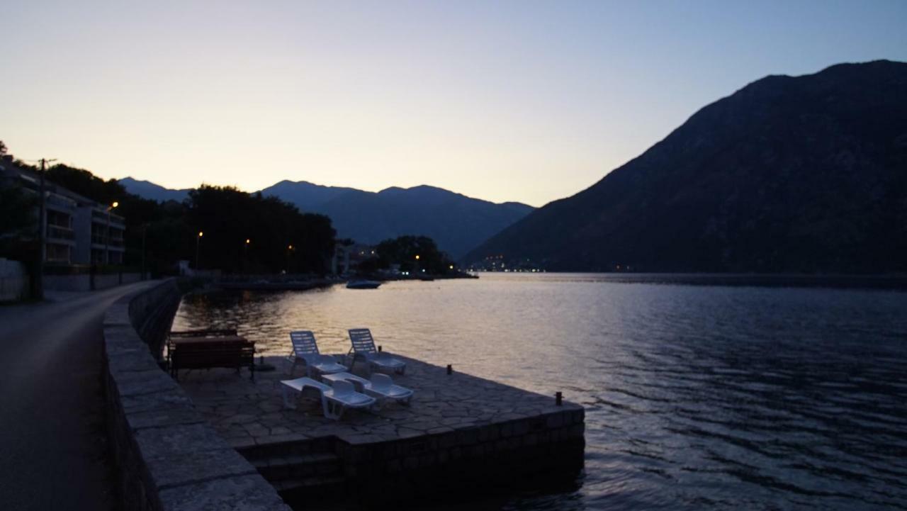Penthouse Stoliv New Spa-Pool Villa Is Located 5M From The Sea, Exclusive Terrace,Private Jetty Wih Sunbeds, Pebble Beach, Secluded Location Total Area 375M2 At Your Disposal Kotor Buitenkant foto